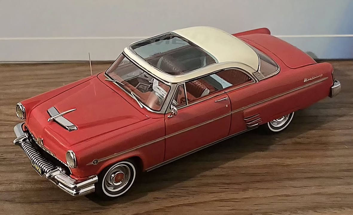 Mercury Monterey Sun Valley 1954 1/43 Neo.


**إذا كنت صاحب هذا الإعلان وتريد حذفه لأي سبب، رجاءا أرسل رسالة إلى الدعم الفني**