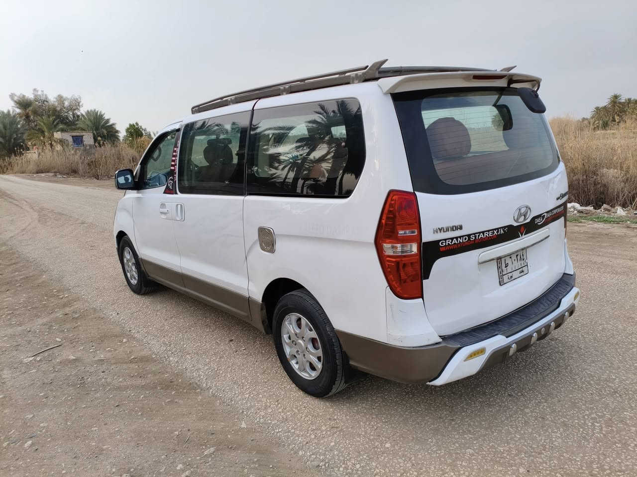 السلام عليكم تتوفر استاركسات 2009 مفتوح عدد3 سيارات جاهزات من كلشي وخير من الله مال جناي واسعار مناسبه  للأستفسار الاتصال على رقم ***********
