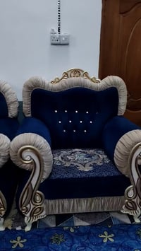 عيني تخم ملكي درجه أولى تركي عشر مقاعد  ٩٠٠ وبي مجال 07830886522