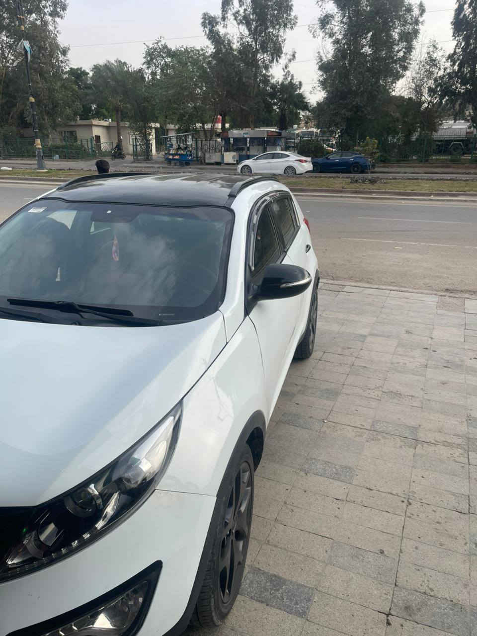 سلام عليكم..
كيا سبورتج 2016 خليجي  مصبوغه عام وهذا السونار موجود بالمنشور السعر 115 وبيه مجال مكان السيارة الدورة  للاستفسار الإتصال ع ***********
