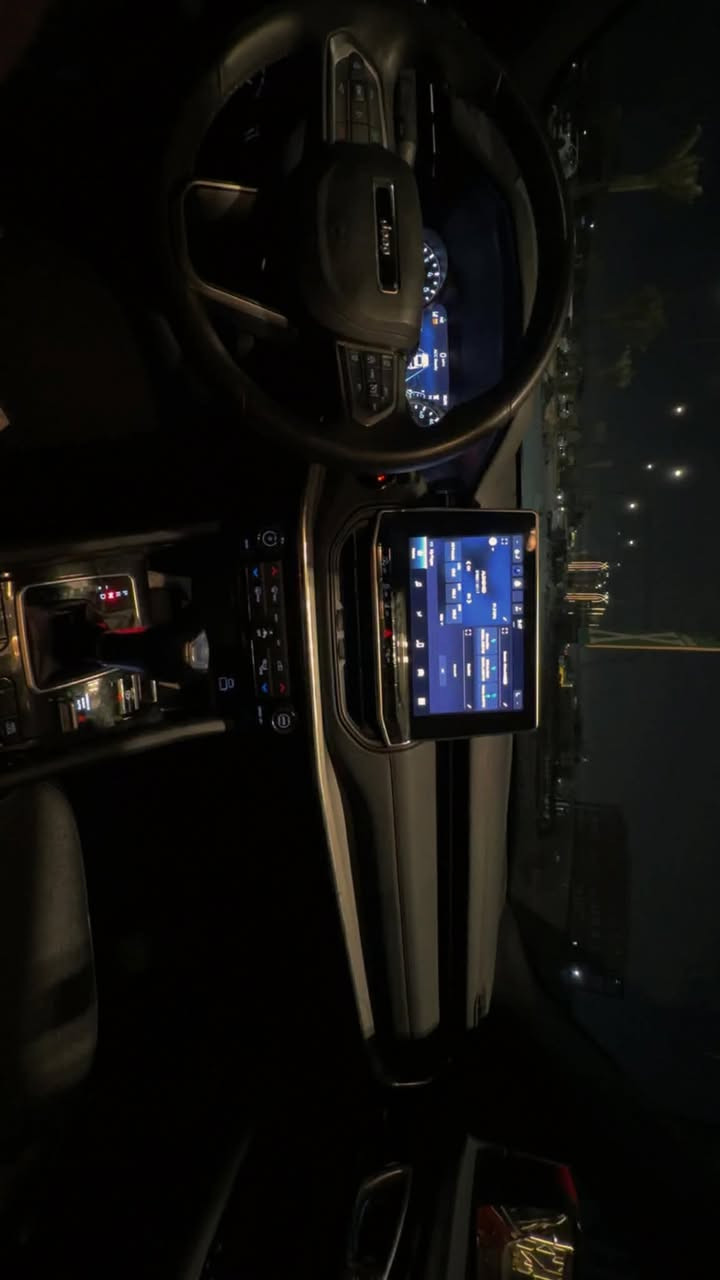 جيب كومباس ٢٠٢٣ للبيع بسعر مناسب بسبب ظرف
فئة لمتد ريد اديشن
فوريل
ماشي٤٠ مايل
‏N. ***********
 دخول جديد و ترقيم جديد بغداد بأسمي
محرك 2000 توربو
گير اوتو-عادي
بصمة تشغيل - ابواب - تشغيل عن بعد
انارة - مرايا ترحيب و هيتر
حساسات و نقاط عمياء
ويل تخم جديد وكالة
حدادية جديدة اصلي
تخم تاير Continental جديد اصلي
رادارات و مثبت سرعة و مسار
اوتو بارك - قيادة ذاتية ((P)) 
تحكمات كاملة - ستيرن كهربائي
تبريد ممتاز 
تحكم بأنظمة السيارة الكاملة من الشاشة
كشنات جلد كهرباء حظن هيتر و الدرگة هيتر
بلوجكترات محيطية ويا الستيرن
—————————
و باقي المواصفات المعروفة
حادثها جاملغ جهة السايق و جزء من البنيد و رصعة بالصندوق تعدلت على كدها
السيارة اني مستوردها و صلحتها و رقمتها على ايدي كل التصليح و القطع وكالة و مضمون ١٠٠٪؜ و عالفحص نظيفة جدا بدون نقص
