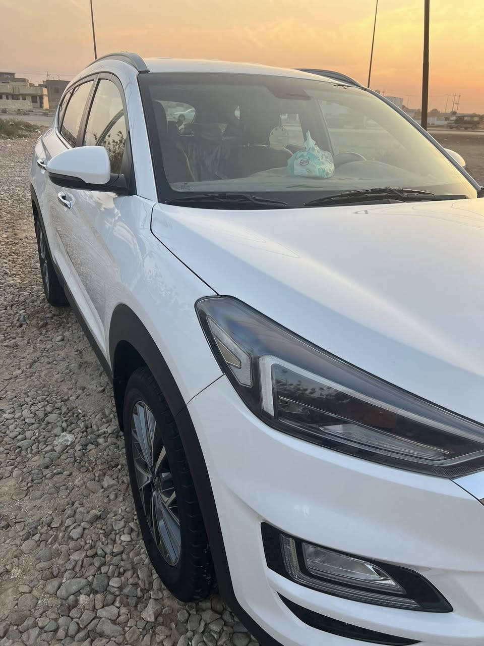 السلام عليكم 
توكسان موديل 2020 وكالة الكاصد كوري اصلي اريل نفيكيشن ولايت 5 عدسات 
وباقي المواصفات معروفة رقم بغداد 
لمعلومات اكثر الاتصال على ***********
السعر 18500$
ماشية 147000 حقيقي
