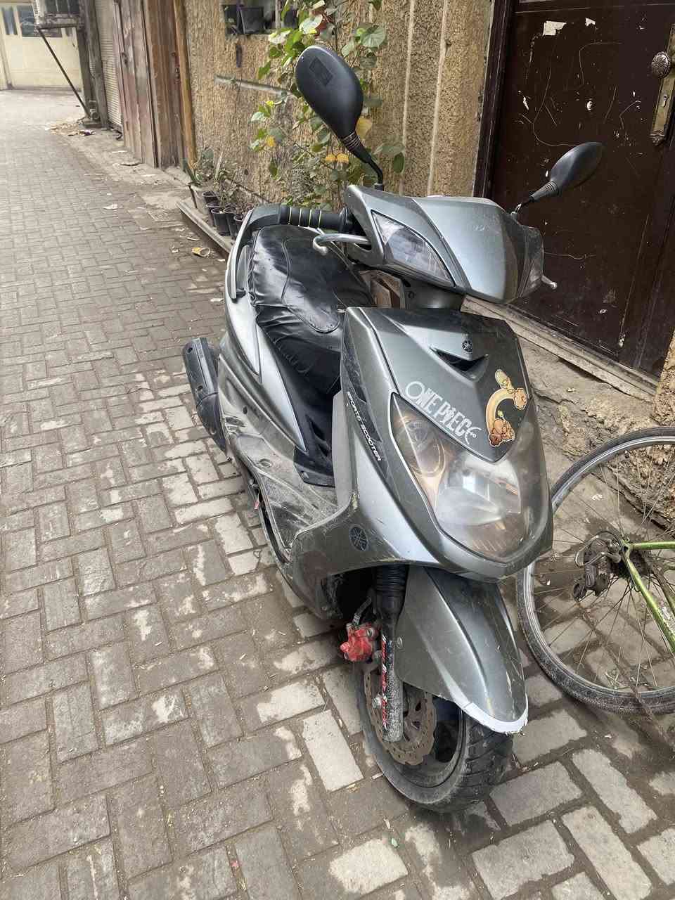 سلام عليكم شباب دراجه سكنس فحل عداد اكتروني نقصها كلج خلفي رايدها 500 وبيها مجال مكاني بغداد شارع الكفاح ***********
