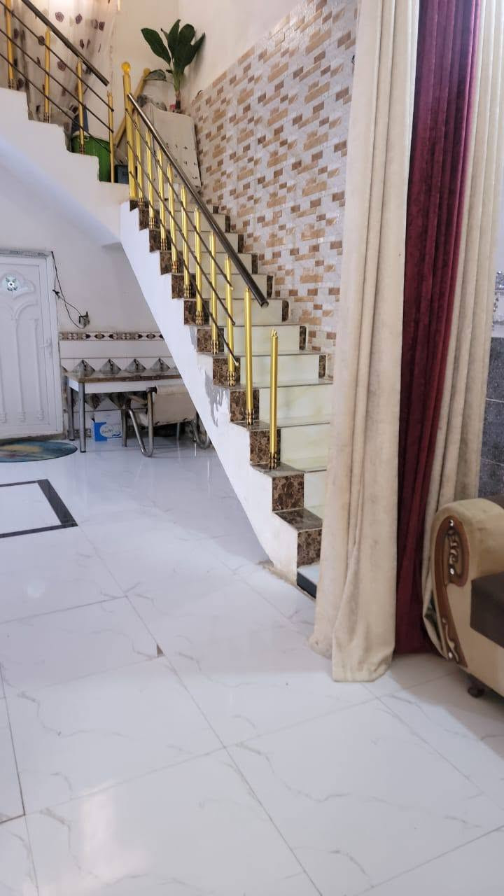 السلام عليكم بيت للبيع المساحه 200متر طابو زراعي سند 25 بناء بلوك صب كونكريت مسلح بناء حديث يبعد عن الشارع الرئيسي 200متر العنوان كربلاء طويريج قرب المجسر مقابيل الوكفه الجديده السعر 48 تحويل مباشر بأسم المشتري 
***********
***********
