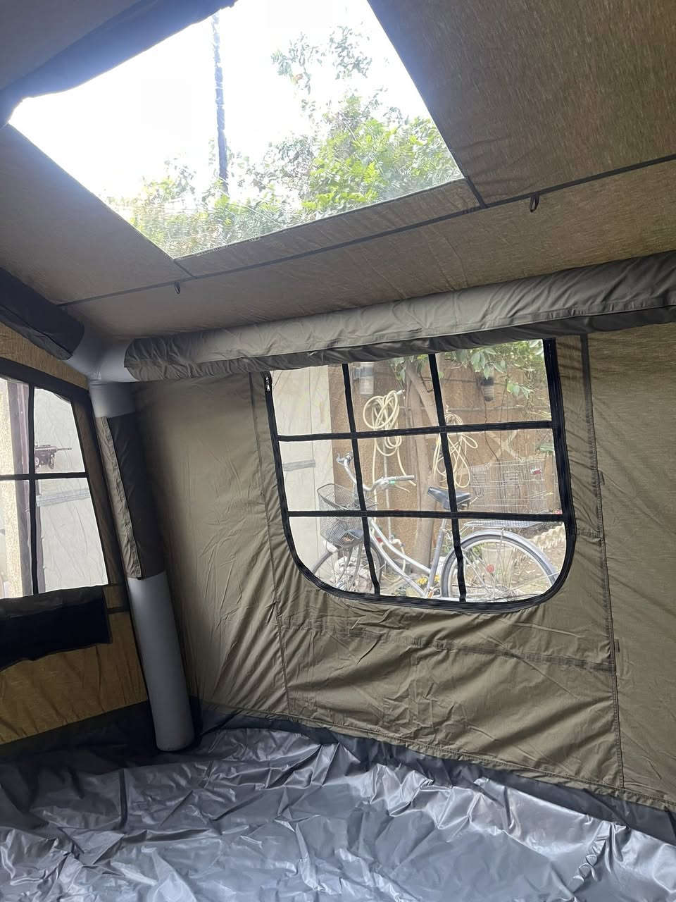 خيمة نفخ القياس الكبير 
واللون المميز 
قماش جادر ثخيين 
قياس( ٥*٣ ) متر 
الجوانب عاليات انتاج اوربي 
•غرفتين 
•فتحة بانوراما 
•فتحتين مدافئ 
• ناموسيات بكل شباك 
• نايلون اضافي للشبابيك 
وزنها ٤٥ كيلو

سعرها ٧٥٠ الف 

للحجز اتصال على ***********
