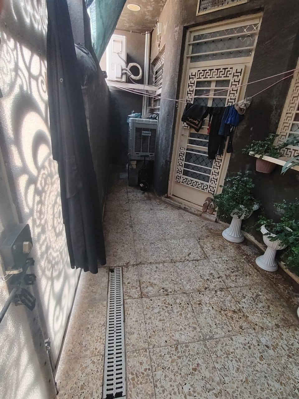 السلام عليكم دار للبيع مساحة ٩٠ متر طابو زراعي صرف قرار محكمة سند 25 مكان الشرطة الخامسة قرب حسينيه السيدة رقية عليها السلام السعر 70 وبي مجال قليل ***********
***********
