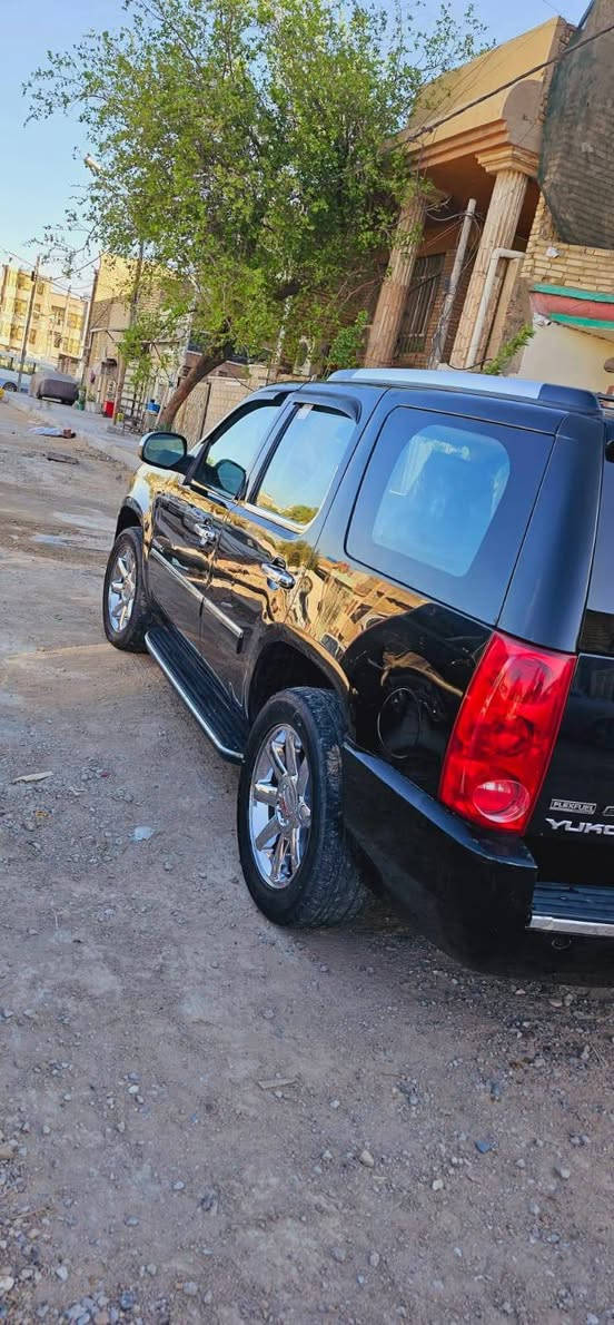 سلام عليكم للبيع 
دنللي فول مواصفات سياره نضيفه 

رقم انكليزي بسمي 
سونار السياره مرفوق بلمنشور 
بس البنيد مصبوغ للجمالي اثر جراد 
سعر 175 
مكان بغداد مدينه الصدر 
***********

