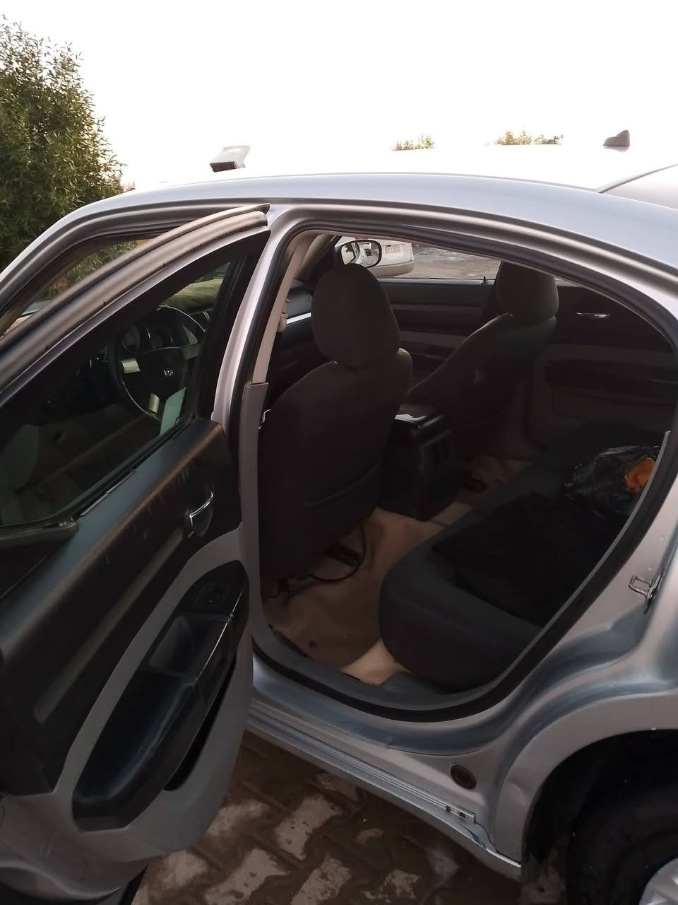 السلام عليكم 
جارجر للبيع مديل 2008
رقم سليمانيه انكليزي تريد تحويل تريد وكاله 
سنويه ل 2027
مكينه 3500
ضرر بس جاملغ امامي فقط ولباقي كفاله 
كير ومكينه بالكارتون شرط لضمان 
حداديه ستوني فاتحها كله جديد لسياره كلشي شغال بيهه ونضيفه كلش مال جناي 
السعر 95 وبيها مجال حك الجيه 
مكان السياره الكوت 
ما متواحد ع الفيس تصل وبخدمتك رقم ‏‪***********‬‏
