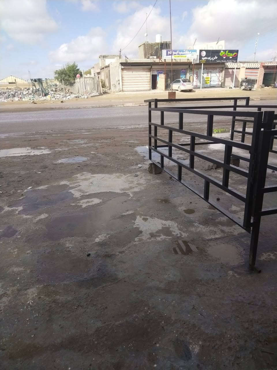 سلام عليكم مرخصت مدير الكروب محجر كيه البيع حديد السعر ٣٠٠ الف مكاني نجف كوفه شارع المعمل ***********
