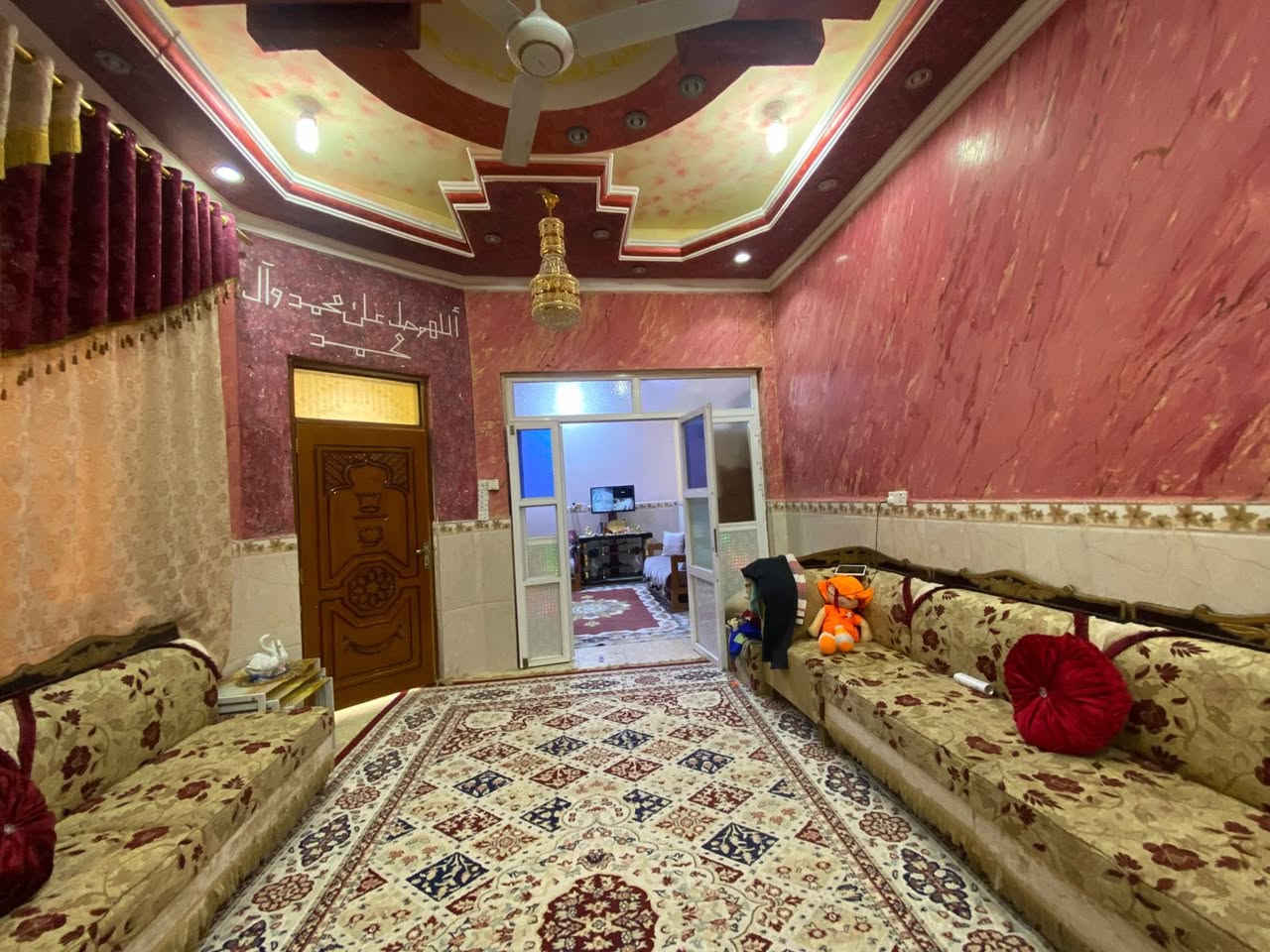بيت طابو صرف حي العرب قريب عل نادي الفرات المساحة الكلي 210 متر واجهه 15 ونزال 14
4غرف نوم 

‏‎للأستفسار مراجعة مكتب خالد الشريفي عنوان المكتب قرب مطعم صمد الاول 
*********** خالد الشريفي
