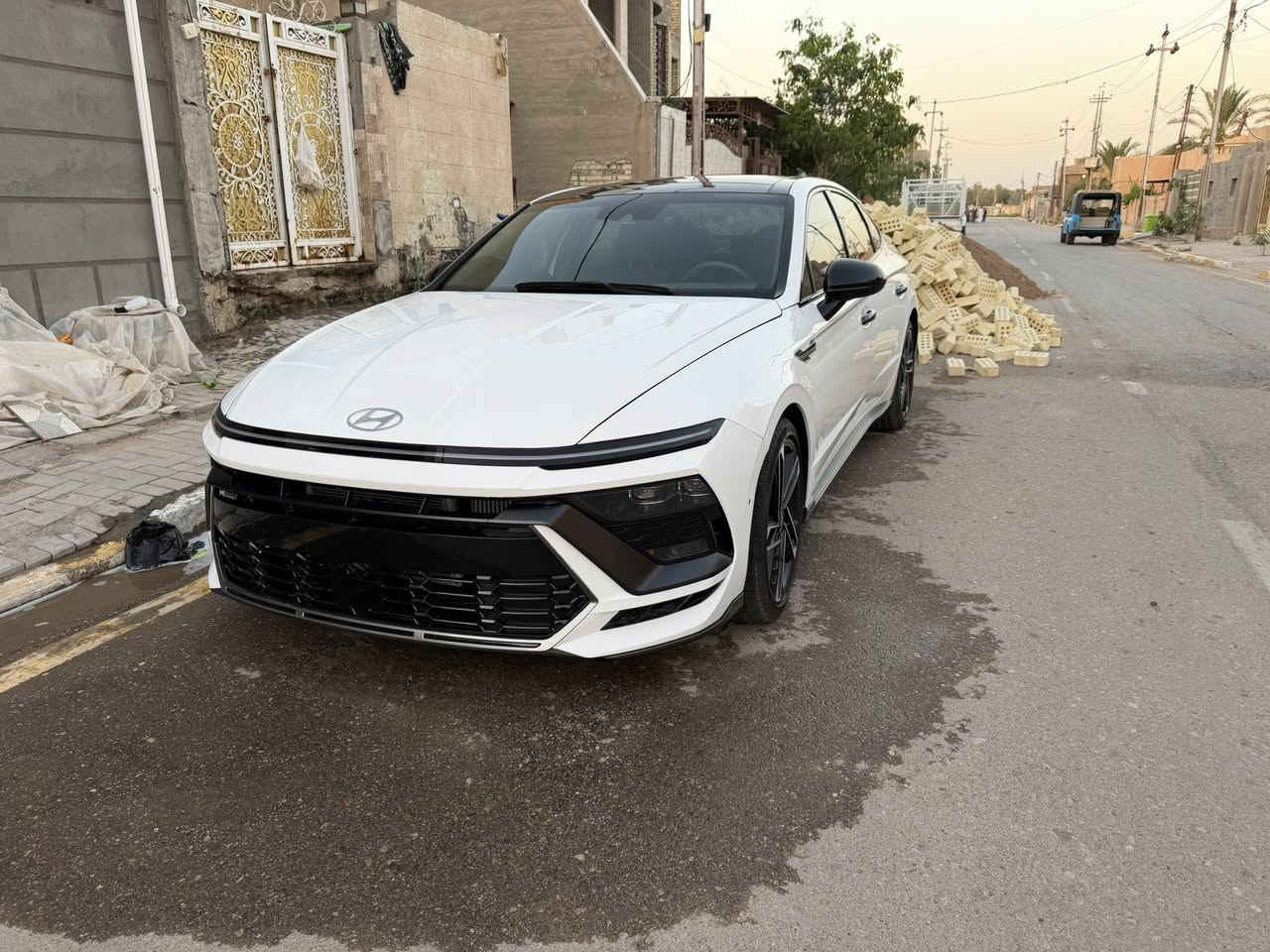 #hyundai_هيونداي سوناتا N Line
🔥🔺🔺🔥
موديل 2025
ماشية (     1000)  آلاف كم فقط
الضرر – فقط بنيد مصلح نفسه ومصبوغ
بدون رقم تترقم جميع المحافظات

المواصفات والأداء:
• محرك 2.5 لتر تيربو
• قوة 300 حصان
• ناقل حركة 8 سرعات دبل كلتش
• شفتات ستيرن
• مودات قيادة: نورمال – سبورت – سبورت بلاس – كوستم
المواصفات (فل كامل):
• دخول وتشغيل بصمة (أبواب + صندوق)
• تشغيل عن بعد
• شاشة كبيرة تدعم Apple CarPlay و Android Auto
• شحن لاسلكي
• مثبت سرعة
• نظام قيادة شبه ذاتية
• تحديد مسار
• رادار أمامي وجانبي وخلفي
• كاميرا 180 درجة
• ستيرن متعدد الوظائف
• سايد بريك بصمة
• سقف بانوراما
• تبريد بيانو + تبريد أمامي قطعتين
• إضاءة داخلية LED متغيرة الألوان
• عدادات ديجيتال تتغير حسب وضعية القيادة
• شاشات قياس (حرارة الزيت – ضغط التيربو – العزم)
• نظام صوتي BOSE
• جامات أوتو
• أوتو هولد
• كشنات ألنتارا رياضية N
• ليتات أمامي وخلفي LED
السيارة جاهزة وما بيها أي نقص سعر 220بيها مجال

رقم صاحبها🔺☎️***********
