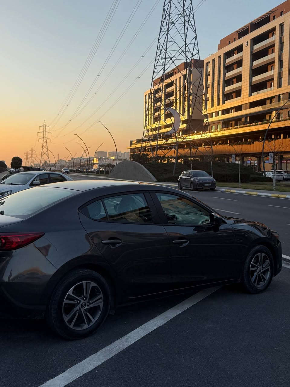 مازدا /٣/خليجی  2018 مە کينە ی ١٦  
بە ناوی خۆمە وەيە سەنە وی ڕەقە می تازە يە تا ٢٠٣٠بە شەرتی گێڕومە کينەو هە موشتێک ٧٢هە زارحە قيقی ڕۆشتوە تە نها چملخی پێشەوەی سەکن جە لاتن کراوە لە سەرشوخت  
0770 162 6328 السليمانية, العراق
