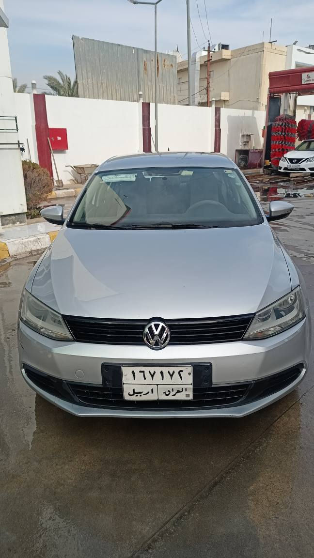 للبيع 
سيارة جيتا موديل 2014 وارد خليجي محرك 2000 المرغوب  بدون تيربو السيارة نظيفة كلش أبيعه كلين 
للتواصل *********** كركوك, العراق
