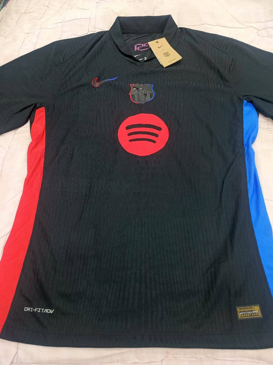 قطع دريسات خامه تايلندي اصلي 🔥
16 قطعه برتغال وبرشلونه وريال مدريد وباقي الانديه 
توصيل موجود لكل المحافظات 
***********
