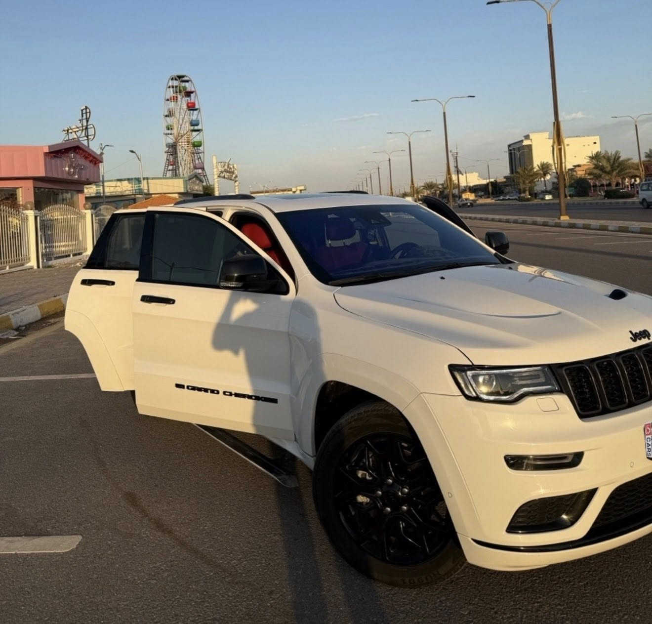 بسم الله الرحمن الرحيم
السلام عليكم 
Jeep s2022خليجي السياره فول مواصفات معروفه مواصفاتها فول 1/1للاخير السياره ونضيفه....
الكاميرا الخلفية
سقف بانورامي
صندوق كهربائي
كاميرا 360
مستشعر وقوف
فتحة السقف
بصمه
حساس المطر
شاشة
التعرف على إشارات المرور
التحكم التلقائي في درجة الحرارة
نظام فرملة الطوارئ
8 وسادة هوائية
مصابيح زينون الأمامية
المصابيح الأمامية ليد
عرض المعلومات على الزجاج الامامي
ندفئة مقود القيادة
إنارة محيطية
أبل كاربلاي
مقاعد تدليك
التشغيل عن بعد
4x4
رادار
شاحن لاسلكي
أوتو بارك
الكانتارا
نظام تعليق هوائي
كشافات ضباب
وضع القيادة
نحذير مغادرة المسار
نظام إلغاء الضوضاء
التحكم الإلكتروني في الثبات
حذير من الاصطدام الأمامي
مرايا جانبية تدفئة
مثبت السرعة التكيفي
خطوات جانبية
صندوق بدون استخدام اليدين
زر التشغيل
الضوء العالي التلقائي
تحكم التكييف التلقائي
خطافات السحب
حساسات ضغط الإطارات
رؤية ليلية
نظام تنبيه السائق
ما

التحكم على المنحدرات
تبريد المقاعد
ندفئة المقاعد

مرايا جانبية كهربائية

مراقبة النقطة العمياء

نظام المفتاح الذكي

نظام بدء التشغيل
مانع انزلاق
مكان السياره الفلوجة للتواصل ***********
سعرها 39,500$وبيها مجال بسيط مكفولة من الصبغ والتبديل سونار مرفق وياها بالصور
