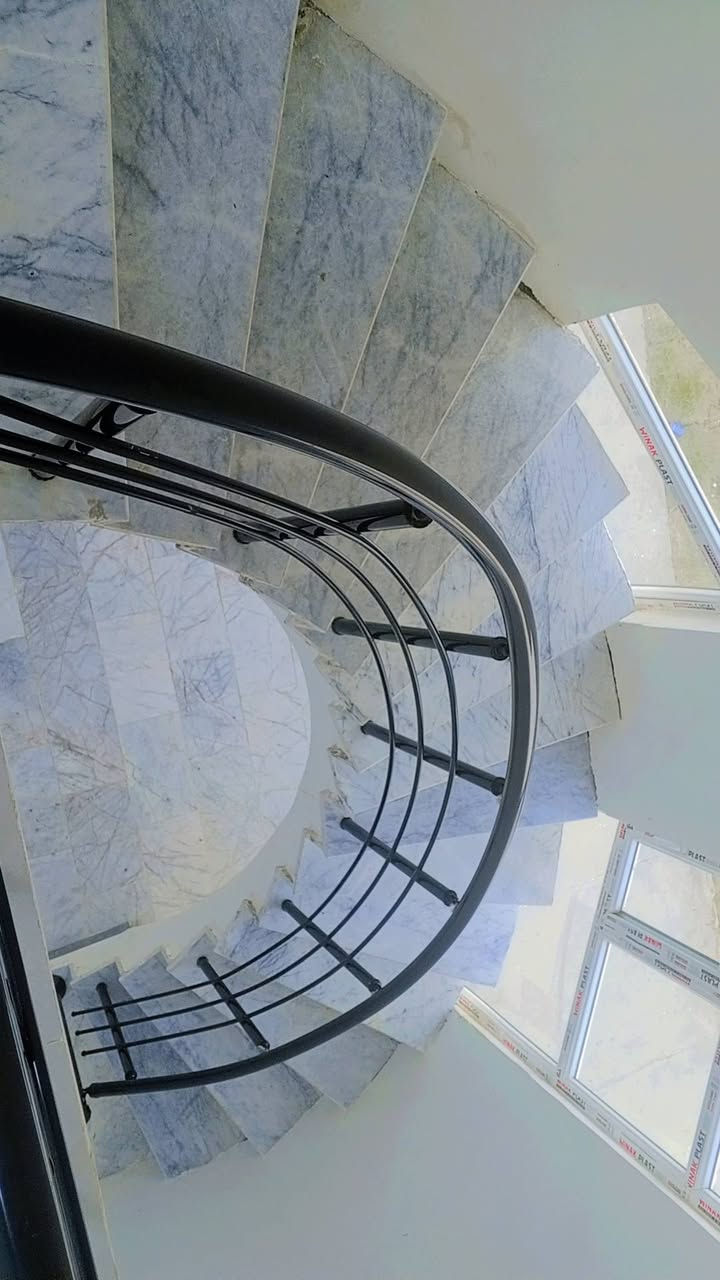 سلام عليكم
بيت ايجار 

دور القضاة

قرب شارع الااطباء

مساحة البيت 400 م
يحتوي ع غرف 4 نوم 

غرفتين طابق ثاني + صاله + مجموعة صحيات 

ال طابق ال ارضي يحتوي علا غرفتين + صحيات داخل الغرف

استقبال +صحيات خاصه بي فقط 

مطبخ البيت غير مسكون 
يحتوي علا حدقيقه 

لل استفسار ‏‪***********‬‏
