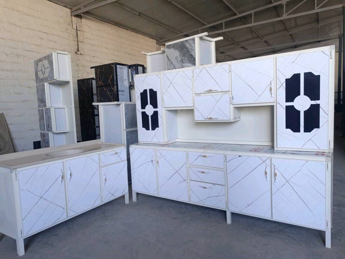 كاونتر مترين ونص مع ملحق مترين ونص.  مع سنك مرمر متر ونص السعر 350

توصيل الجميع محافظات العراق 
الاحجز والاستفسار راسلو الصفحه