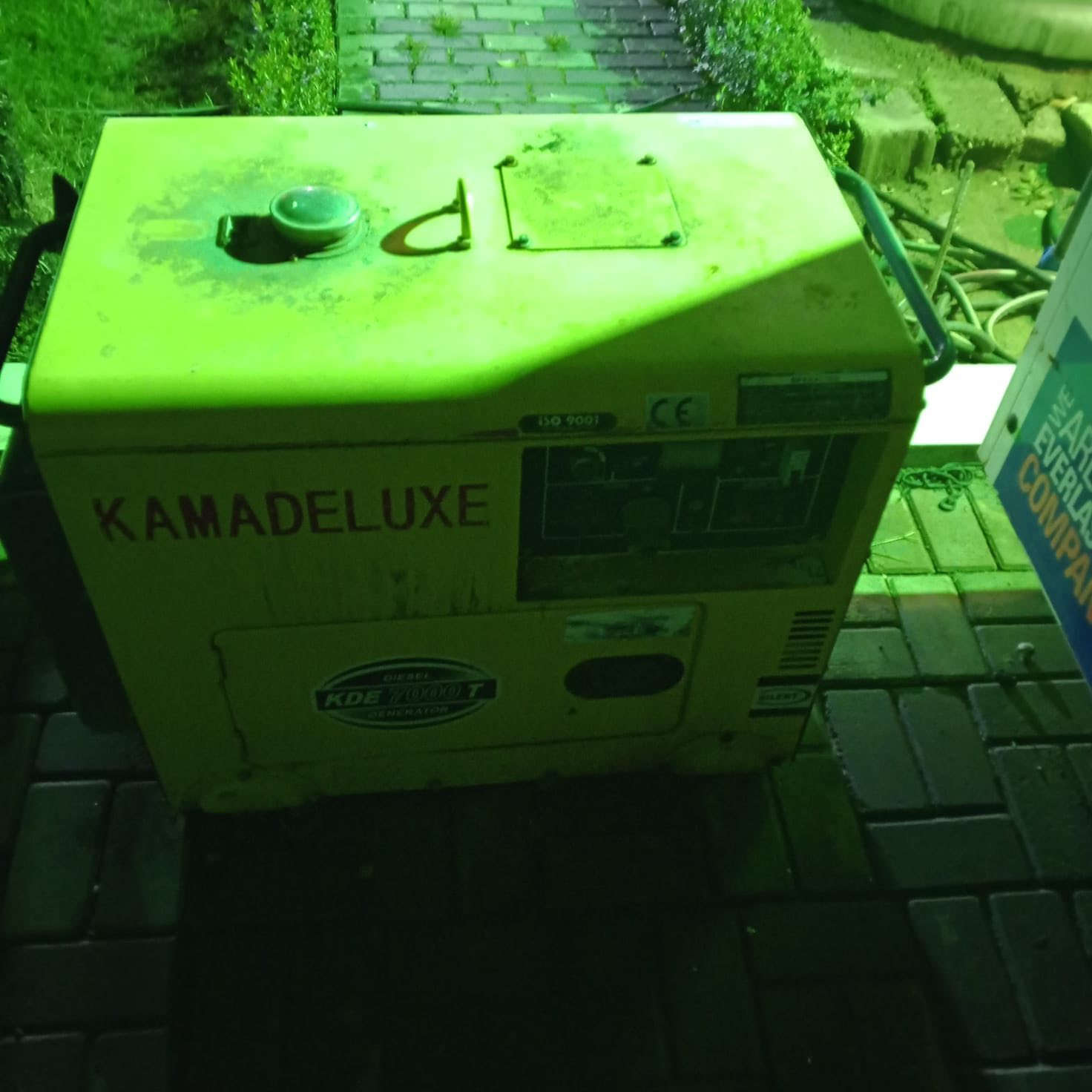 كاما ديلوكس
20 امبير 
كاتم 
سلف
كاز
مكانها راشديه 
700


**إذا كنت صاحب هذا الإعلان وتريد حذفه لأي سبب، رجاءا أرسل رسالة إلى الدعم الفني**