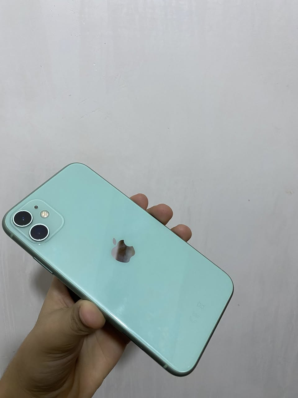 أيفون 11  السعر 220 
 دبل شريحة ZA
ذاكره ٢٥٦ 
بطارية ٧٤ بلادية 
الجهاز جداً نظيف 
مبدل بس شاشة بصمة تتحدث
مكاني بغداد موجود واتساب ***********
