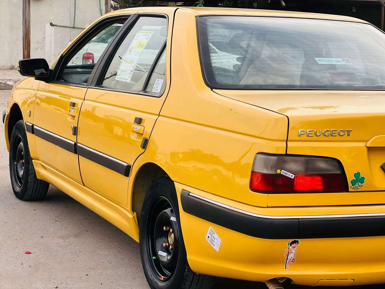 سلام عليكم هاي العسل للبيع بيجو بارص موديل 2015 سياره جاهزه من كلشي بلخير عل ياخذها تخم تأير صدر امامي خلفي جديد سنويه مشروع وطني لا ضربه ولا تبديل فقط صبغ بل كصه بنيد هلال خلفي فقط مكاني بلديات تصل وتدلل ***********
