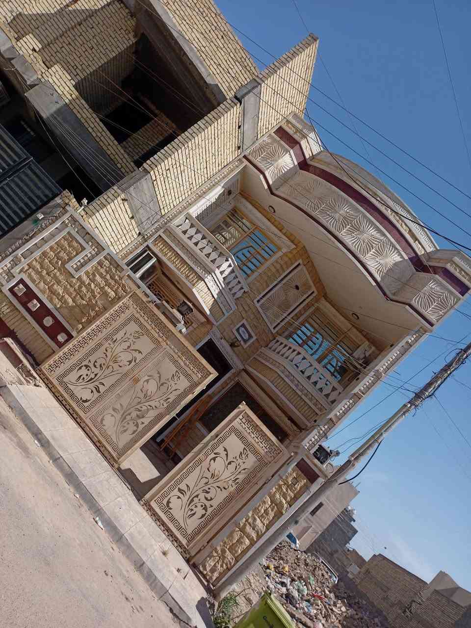 بيت للبيع في الدوره شارع الزيتون طابو صرف بناء حديث مساحة ١٢٥ واجه ٧ طابقين الطابق الأول يحتوي على استقبال وحولي غرفة نوم وحمام ومطبخ والطابق الثاني يحتوي على غرفة النوم سويت واضياً غرفة النوم وحولي وحمام للاستفسار الاتصال على الرقم *********** ☎️
