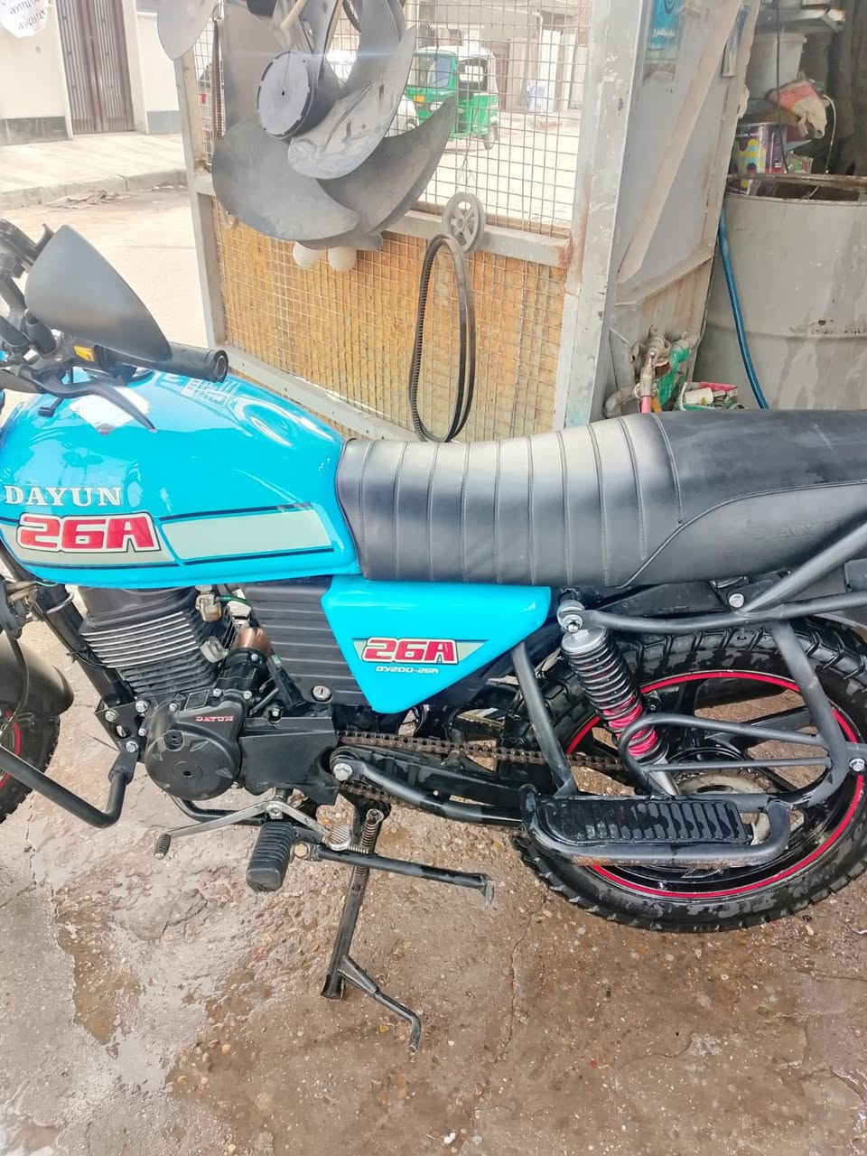 سلام عليكم دراجه دايوان موديل 23 الدراجه نضيفه كلش انضف من الصور مكينه خير من الله متسمع صوته  جيب وياك اي فيتر وفحص سعرها 2.400 وبيها مجال قليل رقم بغداد الدراجه بأسمي سنويه وهزه كله جديد ***********
