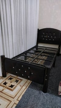 سرير استعمال قليل ٦٠ قفل عنوان بغداد