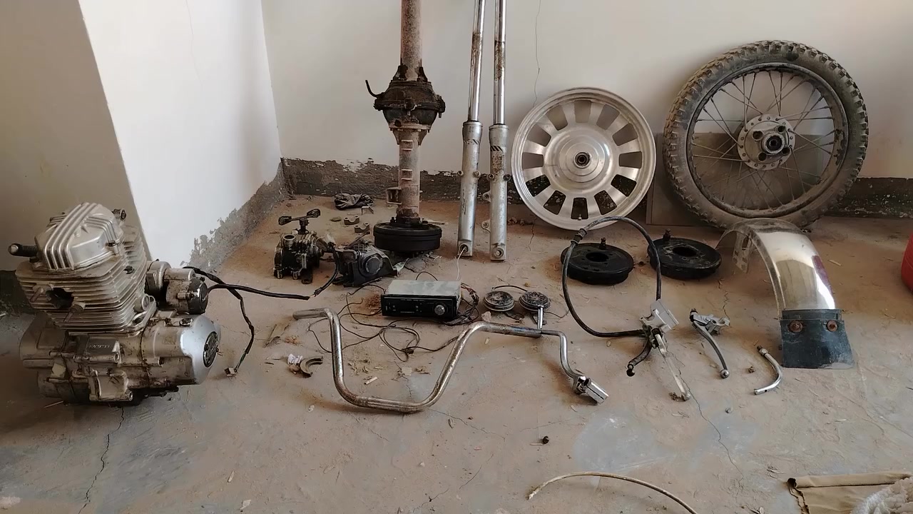 غراض للبيع شلع ابيع قفل100الف مكاني نجف شارع المدينه وهاذه رقمي ***********
