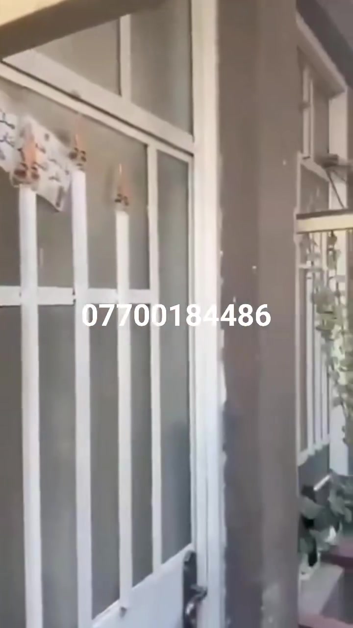 السلام عليكم بيت البيع المساحه 50 متر عنوان بغداد بلديات زراعي  اي استفسار على راقم تلفون ***********
