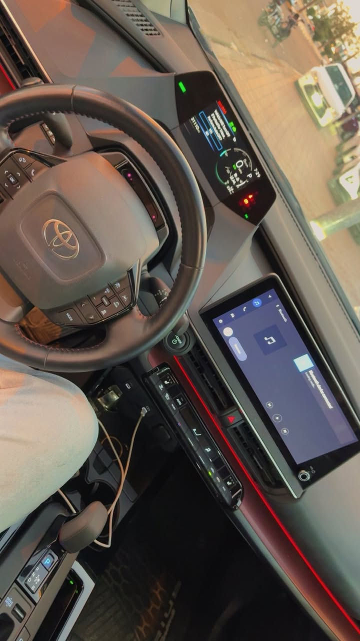 🚗 تويوتا بريوس برايم (Prius Prime) 2024 - فئة XSE للبيع 🚗
السلام عليكم شباب.. للبيع ملكة الاقتصاد والأناقة، تويوتا بريوس برايم موديل 2024، فئة XSE (أعلى مواصفات الفول ). تجي هايبرد وكهرباء وبانزين والسيارة ما شاء الله بحالة الوكالة وجاهزة من كلشي.

المواصفات والتفاصيل:
 الموديل: 2024.
 الماشية: 30 ألف ميل فقط (مشية حشمة ونظيفة).
 الفئة: XSE (سقف أسود بلونين بلادي، ويل حجم كبير المميز، لايتات LED الحديثة، داخلية لونين جلد شاشات ورادارات كاملة، وتحديد مسار).
 الرقم: رقم شبه مميز (55884)

🛠️ حالة السيارة والحادث:
السيارة صلاة على محمد،  نظيفة وما بيها أي نقص. حادثها بسيط جداً ومصلح تصليح درجة أولى (جاملغ خلفي وخشم الجاملغ الثاني)، تصليح ماله أي أثر، والسيارة حرة وجاهزة من كلشي.
💰 السعر المطلوب: 175 ورقة (17,500$) وبيه مجال للشرّاي الجاد 
📍 المكان : الأنبار - الفلوجة.
📞 للاستفسار والتواصل:
 آسيا: ***********
 زين: ***********
(أو المراسلة مباشرة على الخاص)
واني بلخدمه🤍

ملاحظة: السيارة جديدة صلاة على محمد، شغل واطلع لبغداد أو لأي مكان يعجبك وما تصرف عليها دينار واحد. الشراي الجاد يتصل وماراح نقصر وياه بالسعر بالشيء المعقول

