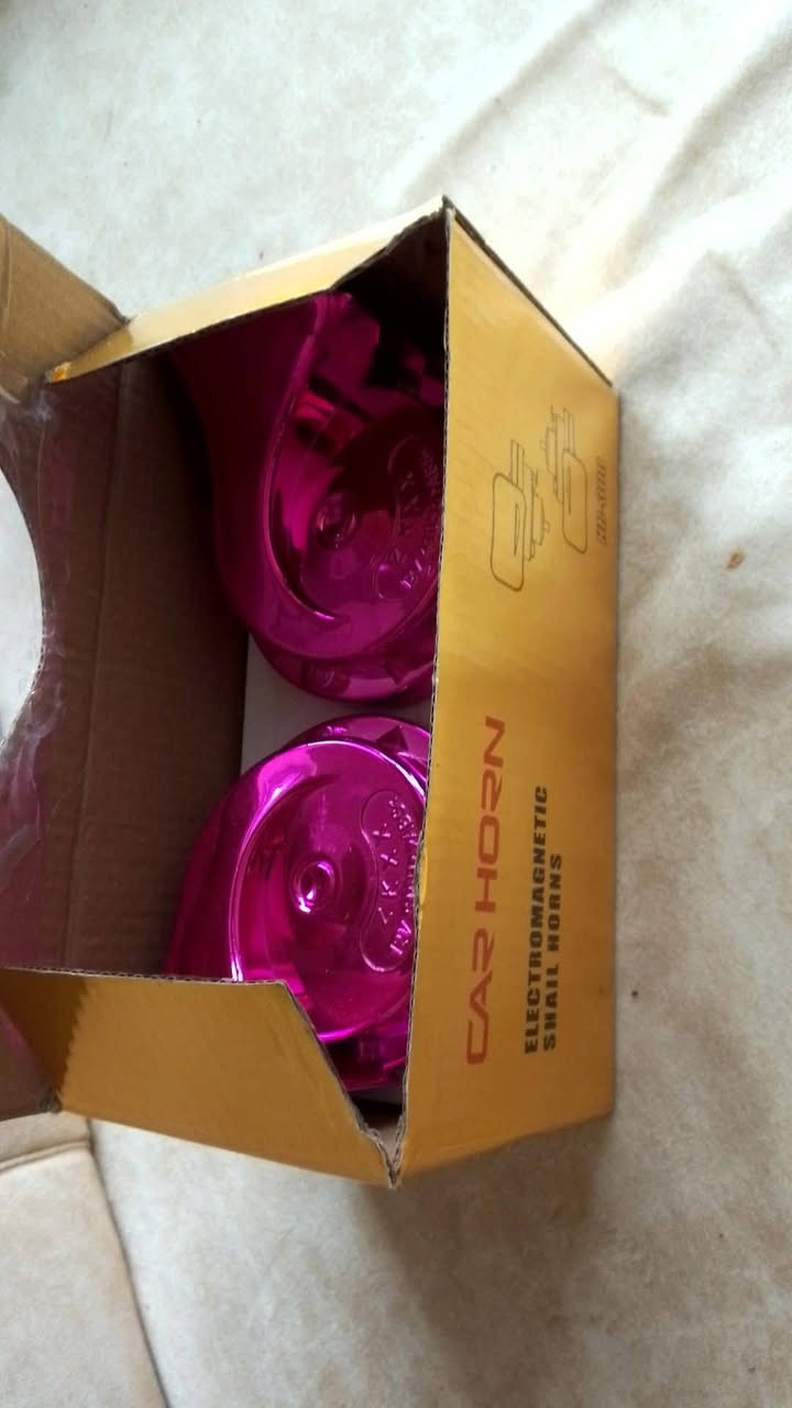 سڵاو هاوڕێیان
ئەم جوتە هۆڕینە بۆفرۆشتن لۆکە بەکار نەهاتوە بەس ئەوجوتە بەردەستە لە ئێستادا لەسلیمانیم لەپاکەتی خۆیدایە  موشتەریت چات بکە قوفڵی 10 هەزارە سەوتی زۆر خۆشە .


**إذا كنت صاحب هذا الإعلان وتريد حذفه لأي سبب، رجاءا أرسل رسالة إلى الدعم الفني**