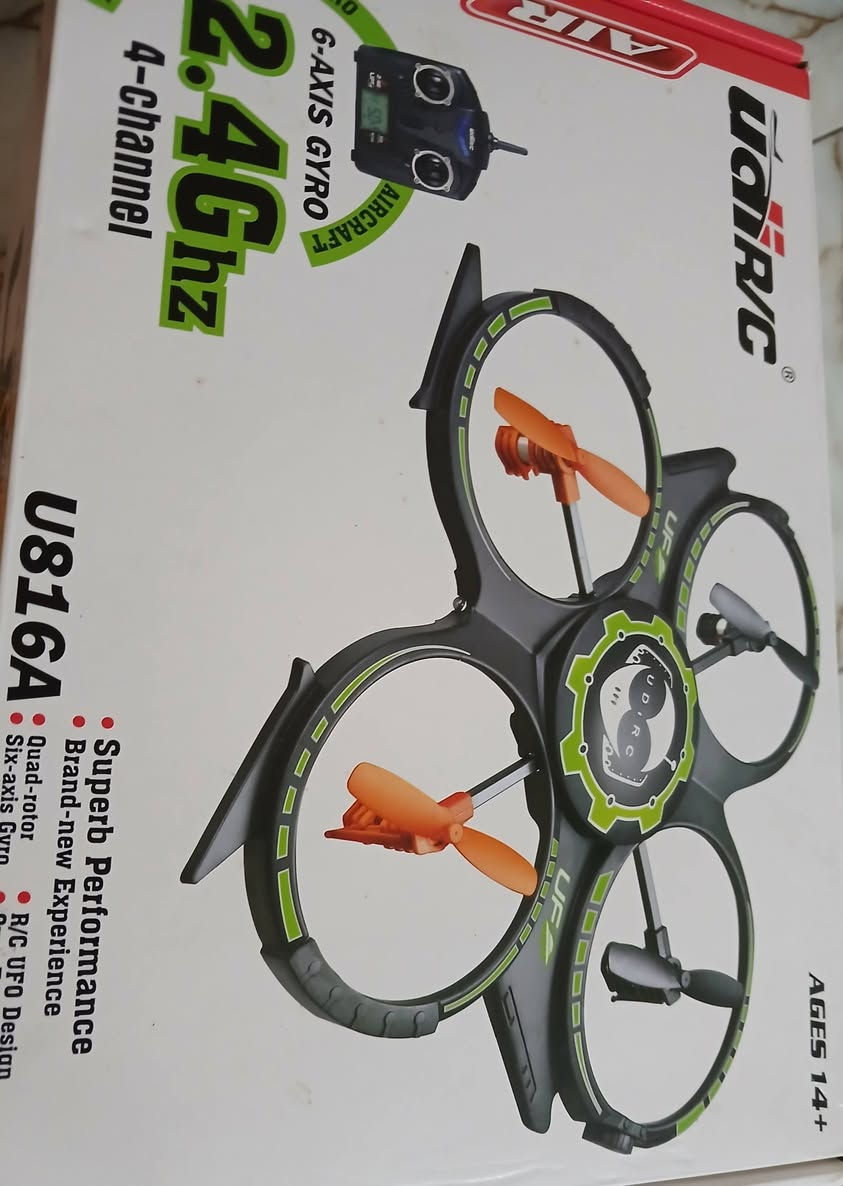 هذه طائرة درون رباعية المراوح من طراز UDI R/C U816A، وهي مصممة للتحكم عن بعد وتأتي في علبتها الأصلية. [1, 2]
المميزات التقنية: تعمل بتردد 2.4 جيجاهرتز وتتميز بنظام جيروسكوب سداسي المحاور (6-axis gyro) لضمان استقرار عالي أثناء الطيران.

وقت الطيران: توفر الطائرة حوالي 7 دقائق من وقت الطيران لكل عملية شحن للبطارية.

التصميم: تأتي بتصميم متين يركز على سهولة الاستخدام للمبتدئين، ومناسبة للفئات العمرية 14 عاماً فما فوق.

الملحقات: عادة ما تتضمن العلبة الطائرة، جهاز تحكم عن بعد، شاحن، والبطارية. [1, 2, ]للحجز مراسله على الخاص او على الرقم واتس اب***********

هذه طائرة درون رباعية المراوح من طراز UDI R/C U816A، وهي مصممة للتحكم عن بعد وتأتي في علبتها الأصلية. [1, 2]للحجز مراسله على الخاص او على الرقم واتس اب***********يوجد توصيل
