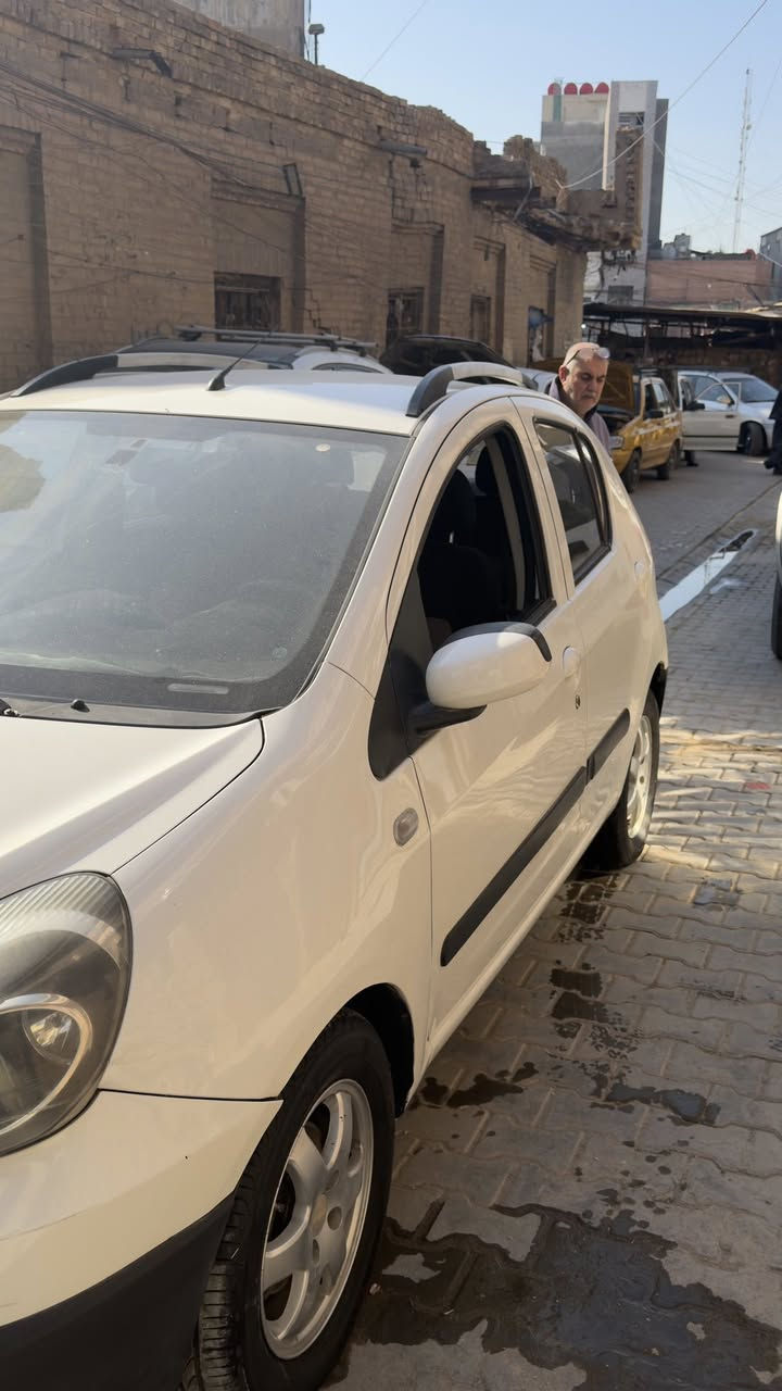 سلام عليكم شلونكم حبيايب
جيلي باندا موديل 2013
السياره بيها صبغ جاملغ امامي مال سكن ونهايه الباب 
السياره ماشيه 32000km
السياره كامله مكمله 
بيها كازكت جديد 
ادامه للمكينه كامله من فلاتر ومن بلكات ونوزلات 
دهن الكير جديد 
صدر السياره جديد 
تخم تاير جديد 
ادامه كامله لمنظومه التبريد من غاز 
وفلتر 
تبريد تدفئه شغاله 
كهربائية السيارة شغلها كلها 
اربع جام كهرباء 
كير السياره ميكانيكي المرغوب 
رقم بغداد مشروع وطني  السنويه تسقط يوم 25/9/2026
سعر السياره 58 ورقه وبيها مجال وميحتاج تصرف ربع عليها 
مكان السيارة الاعظمية 
لتواصل ع الهاتف فقط واسف ع الازعاج 
***********
***********
