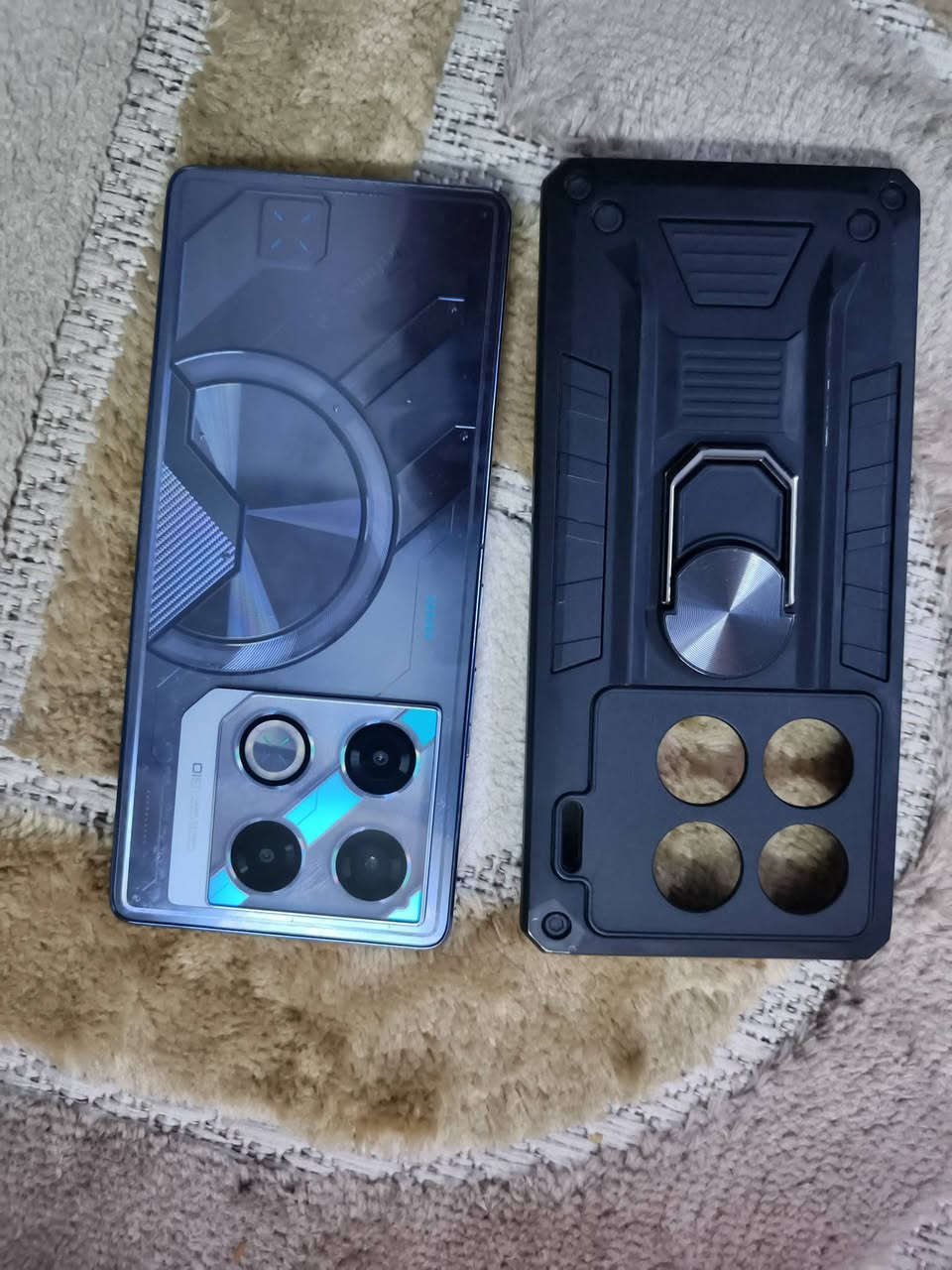 السلام عليكم 
من رخصة الادمن سعرة 260 وبي مجال 
جهاز انفنكس جي تي 20 برو 
ذاكرة 256 
عشوائية 12+12
معالج يشغل بوبجي 120 فريم
كامرة 108ميگابكسل صورة واضحة ومحترمة 
بطارية 5000 جهاز محافظ علية 

الملحقات: 
1-كارتونة مال الجهاز 
2-شاحنة وكيبل 45واط مالتة الاصلي يدعم الشحن السريع
3-سماعة تايبسي اصلي 
5-مبرد العاب 
6-كفر مال الشركة + كفر درع 
***********
