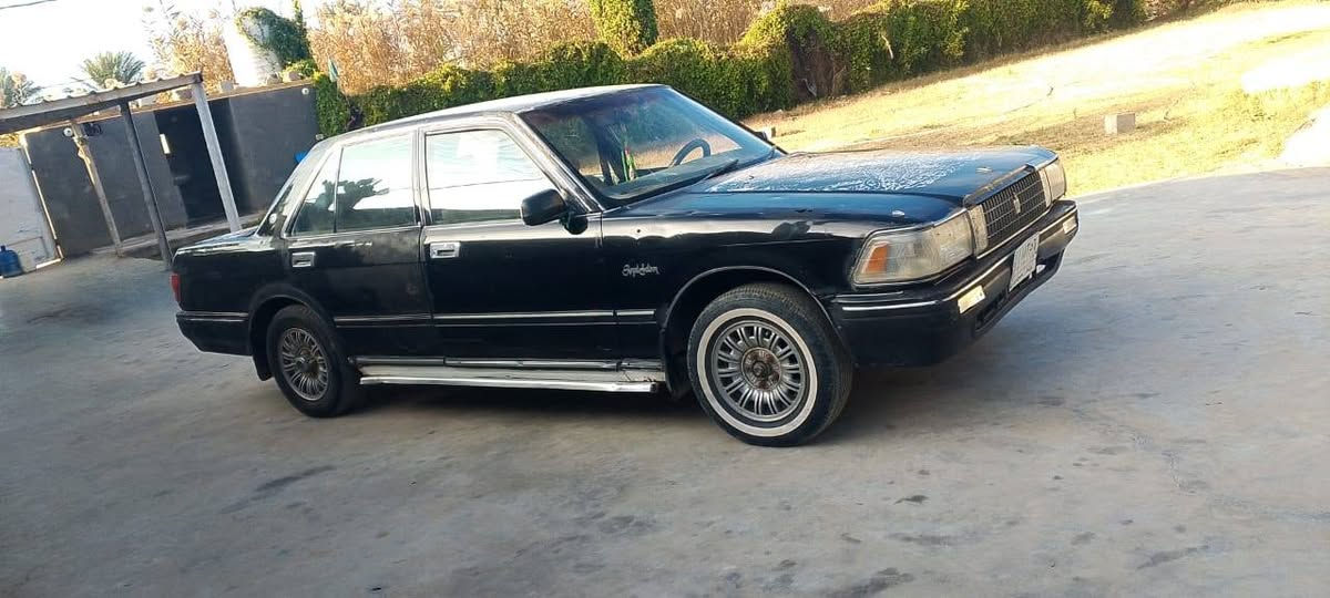 سلام عليكم سياره سيدانه البيع موديل 91 عنواني واسط صويره طريق المطار  رقم الاستفسار   ***********
