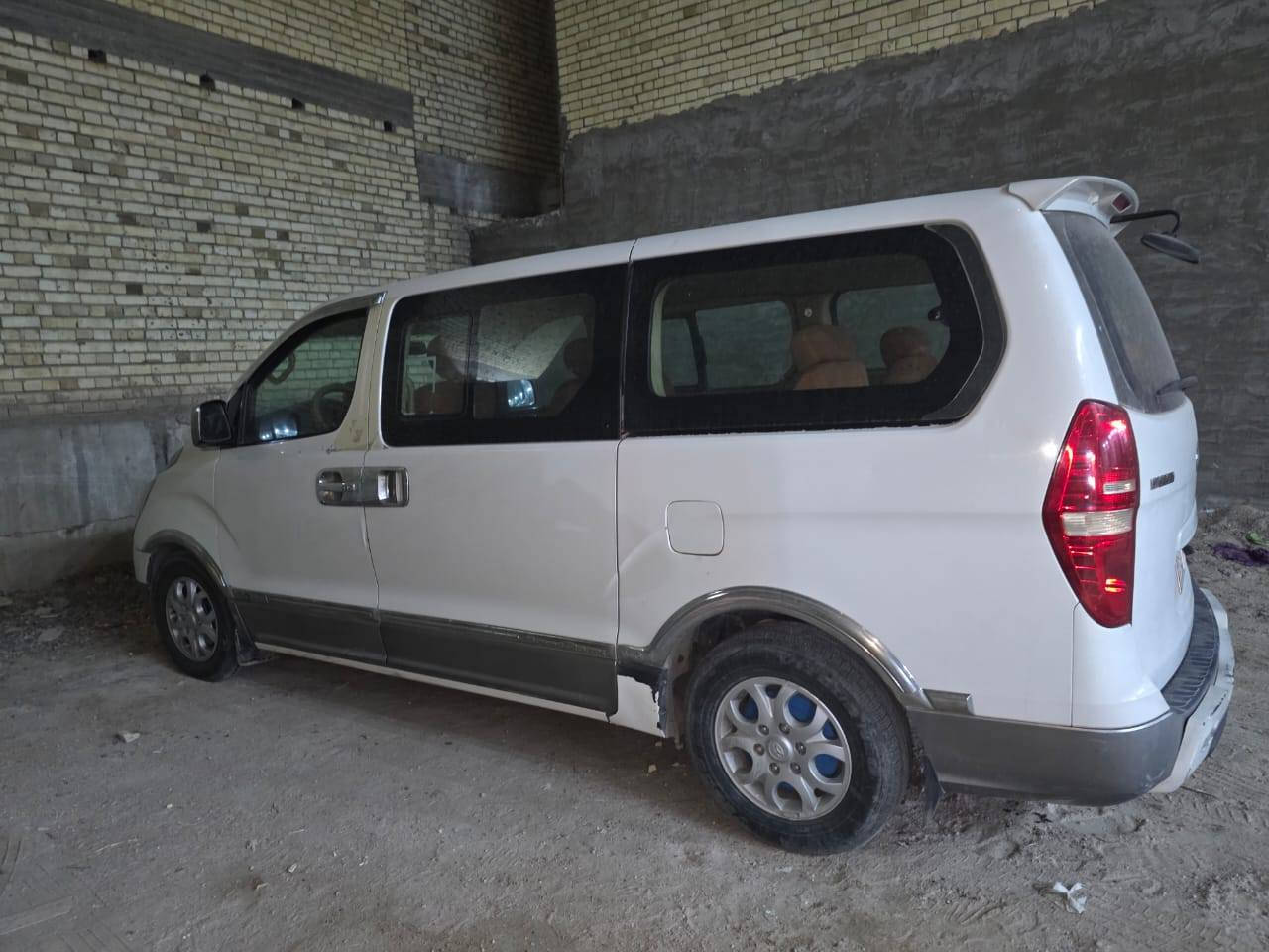 ستاركس 2011مفتوح كيرعادي جاملغ امامي صبغ فقط سياره كلش حلوه للأستفسار ***********
