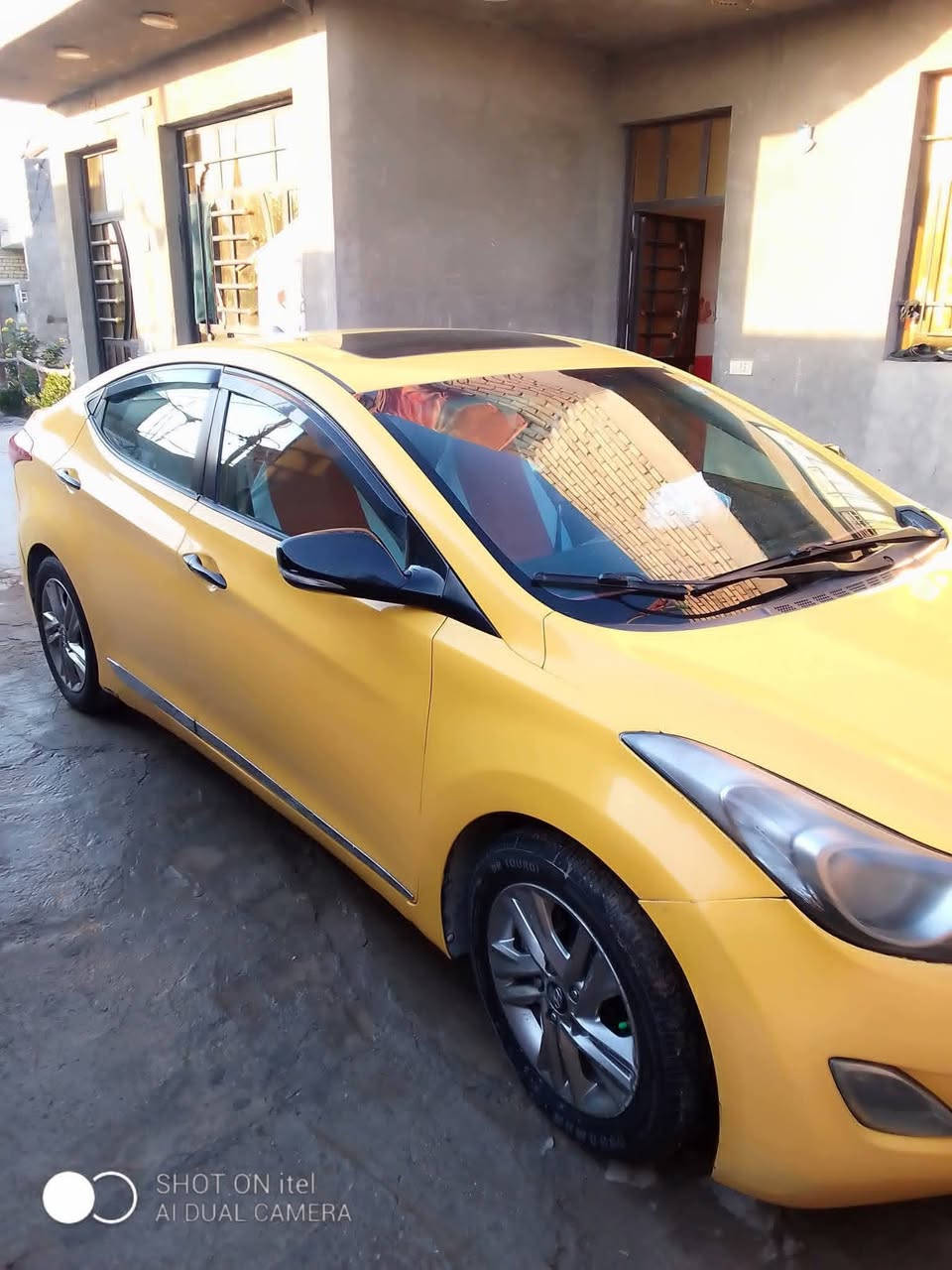 السلام عليكم النترا للبيع موديل 2012 وارد امريكي حادثها جاملق الايمن وبنيد تبديل وباقي السياره كفاله ليبل واحد كلها فول مواصفات فتحه بصمه تحكم ستيرن جهتين كشنات جلد تدفئه بيهن محركها 1800 دوش كير جديد حداديه جديد تخم تاير جديد الهيئه والغرامات مصفره رقم السياره بغداد مكان السياره بغداد السعر 100$ للاستفسار رقم الهاتف ***********
