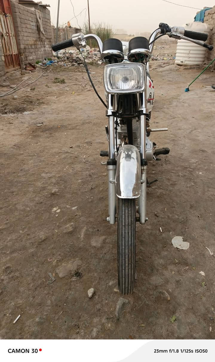 دراجه نامه اوراق تعمير قبل شهر يعني ٢٦ أول امس أول تبديل دهن دراجه انضف من الصور مكينه شلامجه كامله لايت اشاير عدادات جوزه وباتري شاصي بارت 2020 أصولي جاهز للترقيم دراجه كامله مكمله بس تصعده السعر ٨٢٥ وبيه مجال قليل كلش هذا رقمي للشراي *********** مكاني ناصرية شارع 30
