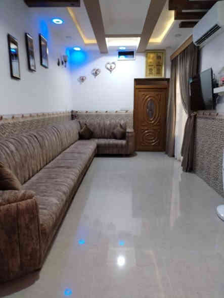 للبيع 
دار بناء حديث حي الاخاء الفرع الي بعد جامع الصادقين ثاني فرع عاليسار ١٢٠م واجهه ٦  قرار تمليك البيت واجهه حلان الطابق الارضي غرفة نوم وحول واستقبال وصحيات والطابق الاول غرفتين نوم وهول وصحيات (السعر155مليون)وبي مجال 
الاتصال ‏‪‏‪***********‬‏
‏‪***********‬‏
