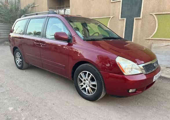 السلام عليكم 
كيا سيدونا 2009
مكفوله من الضربه تكم شواصي الغود بيها صبغ بالجاملغات الخلفيه بس من جوه والبنيد مصبوغ 
مكينه كير حداديه تخم تايرخير من الله 
مكانها بغداد بسمي 
السعر 140 
للأستفسار ***********
