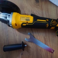 كوسرة شحن ديولت اصلي امزون السعر 25الف قفل  جديد غير مستعمل  واتساب 07...