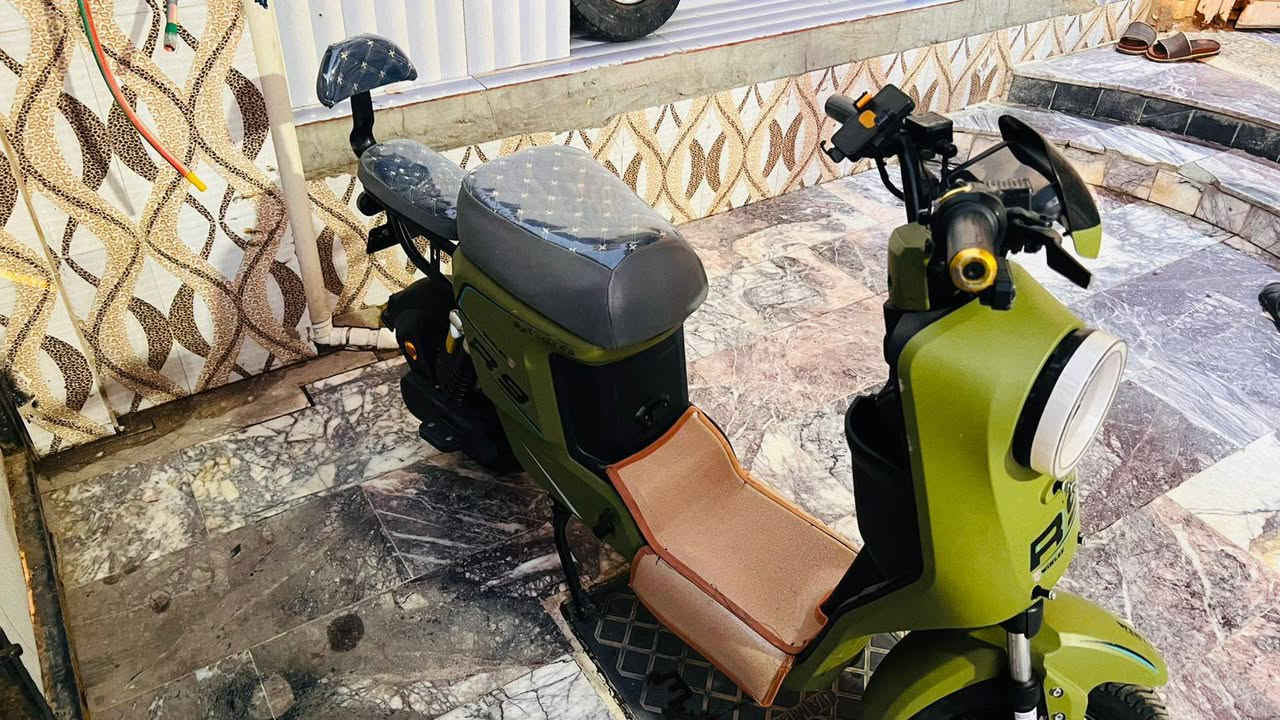 دراجه البيع شحن R9اسمه دراجه نضيفه الله شاهد مامسعملينه سبوع دراجه بعده بالكرتون اليريده بخدمته ***********
