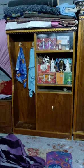 السلام عليكم غرفه اخشاب للبيع سعر 350 وبيها مجال***********
