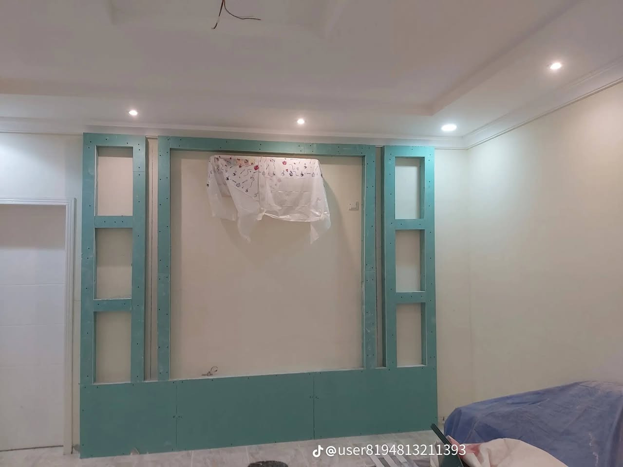 فريق عمل ديكورات ابو سند
فريق عمل ذات كفاءة عالية
التسليم في أسرع وقت
الدقه والنظافه ومراعات التفاصيل
صبغ داخلي وخارجي
طلس عام ومعالجة الرطوبة والملوحه والرواج الموجود في الحوائط
عمل كافة الديكورات الحديثه
من بديل خشب
بديل رخام
شيبورد
سقوف ثانويه
تغليف جدران
جبس أمبورد
تركيب بنوهات فوم وملكي
العمل المتر أو بالقباله كادر محترف في تنفيز اي مخطط للديكورات ويعمل تحت إشراف اسامة المصري
واتس ***********
