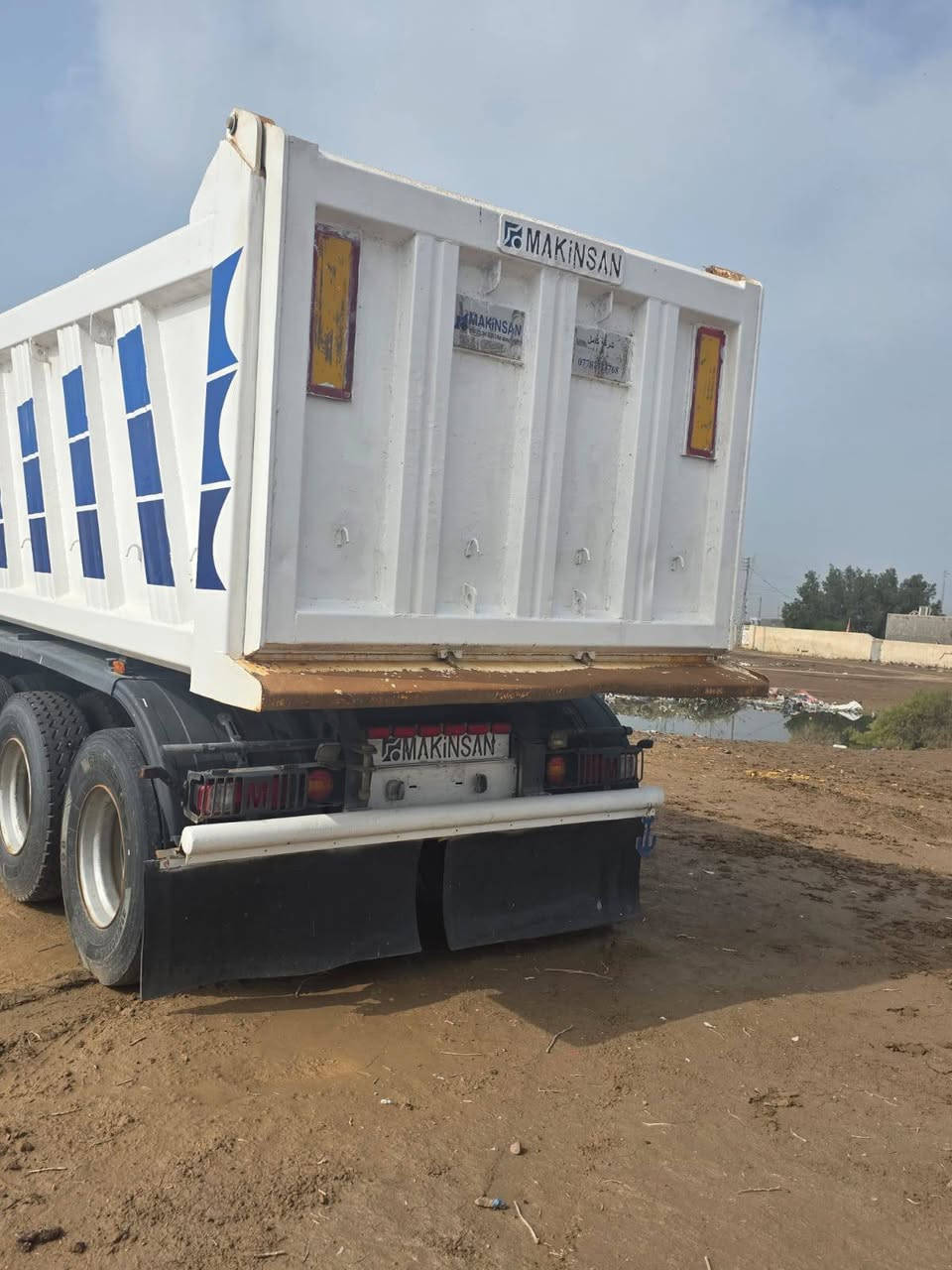 عربانه ماكنيسان تركي أصل ضرعه 27بلادي ويه تعالو 30تخم تاير جاهزه 
***********
