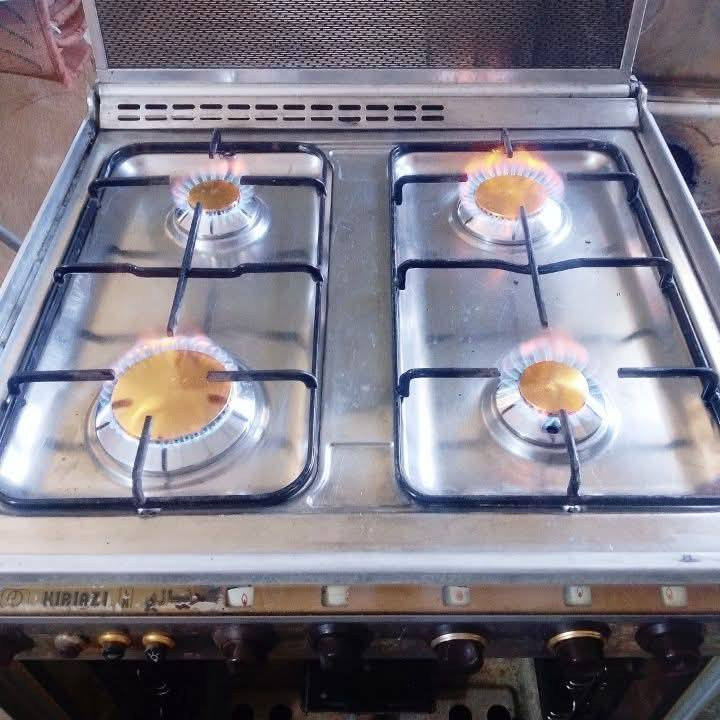 كريازي مصري اربع مشاعل شغال ونظيف ناره حلوه سعره 100 قفل بدون عمله مكانه نجف حي الرحمه رقم الموبايل ***********
