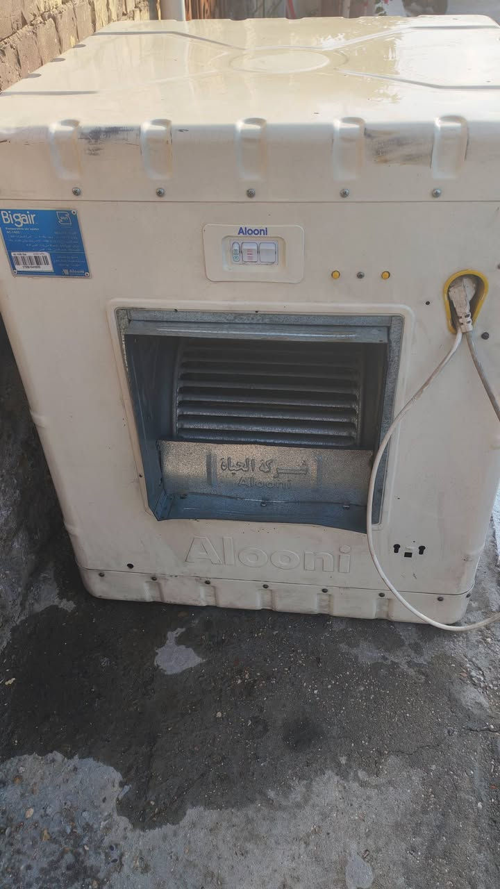 الونية اصلية مو تقليد  حجم كبير موسم واحد مشتغلة نظافهة فوك ٩٠ماطورة الصلي واتربام اصلي مكاني حي اور ام الكبر وتساب ***********
