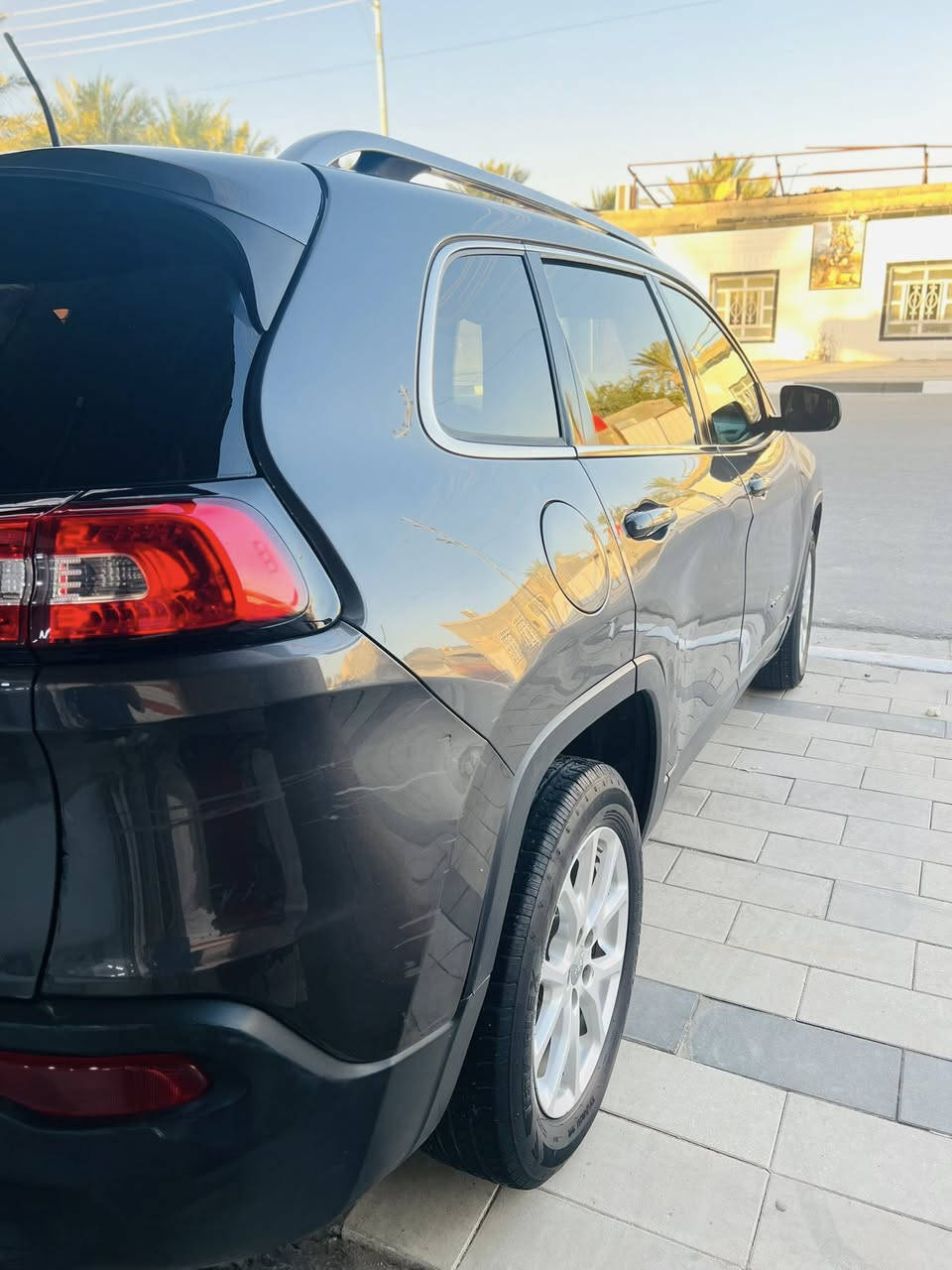 سلام عليكم جيب بزون للبيع مديل 2016 رقم مثنى حره مداور ثاني يوم محرك 2400 حادثه جاملق امامي فقط وهنا بالعراق صار بيه حادث بالباب مال الجنطه فقط وتبدل الباقي كله كفاله محرك كير تبريد تخم تاير حداده 100/100 توه نافضه السعر 105وبيه مجال للاستفسار *********** مكان البصرة قضاء المدينه
