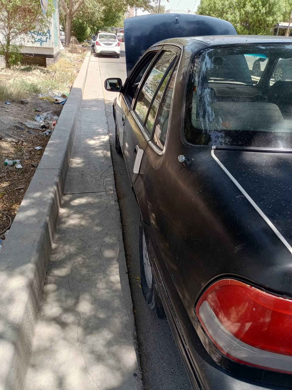 سياره برنس فراشه 
مديل ١٩٩٦
تبريد شغال
كهربائيات شغاله
٢٨ وبيها مجاال
***********
