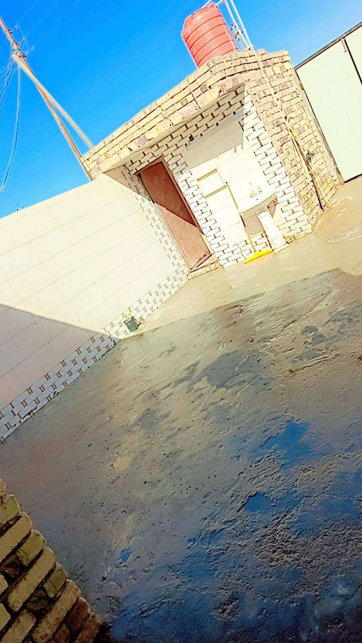 بيت مساحه 150 مجبس حي الصدر ع الشارع مقابل حسينيه ابو جواد ***********
